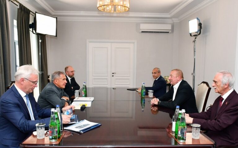 70682f39-d224-3939-9eed-99cc6cb944ac_850