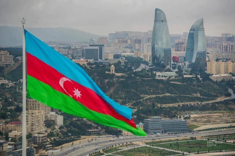 azerbaijan_flag_140622