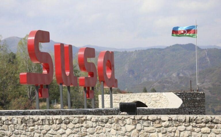 961b27e4-693a-3ca9-8b1c-8fa14460c008_850