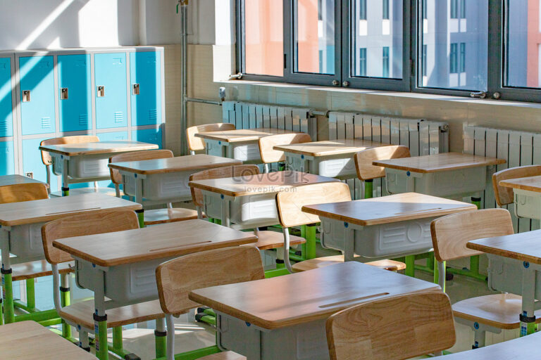 lovepik-sunshine-classroom-desk-learning-environment-picture_501679137