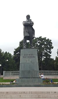 Shahumian_statue_Stepanakert