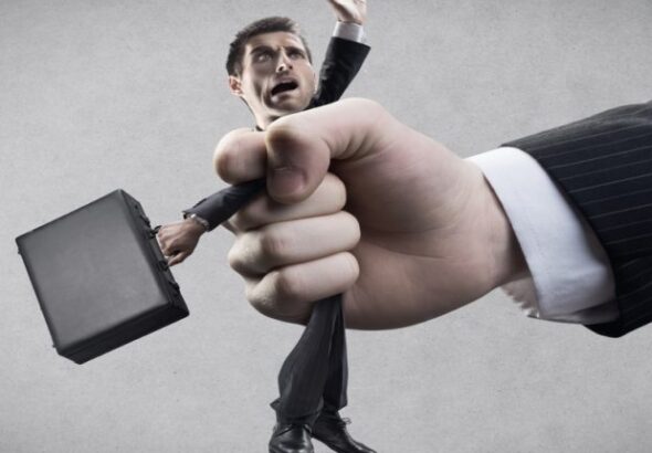 kogda-bank-imeet-prava-peredat-vash-dolg-kollektoram-1-800x430-1